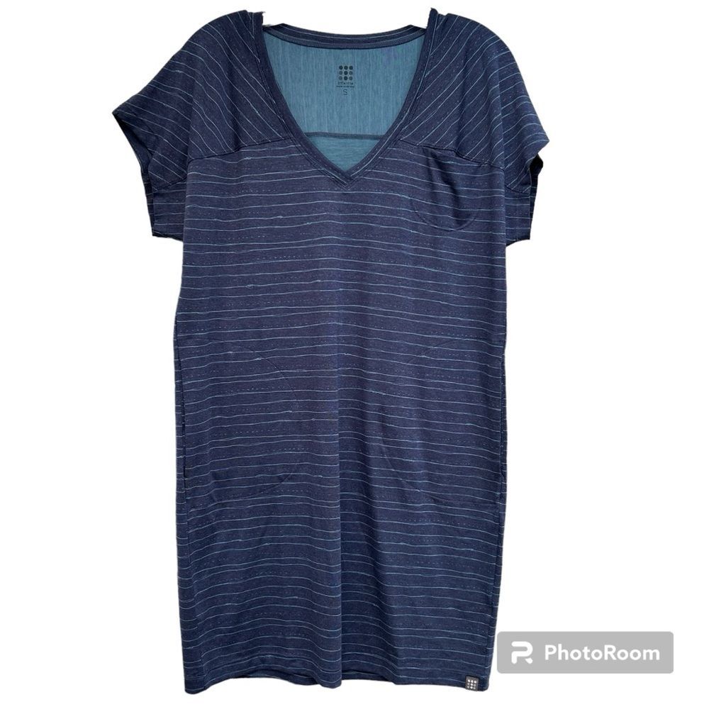 Title Nine NWT Hiolani‎ T-Shirt Dress Mizikuru Blue Print Size Small